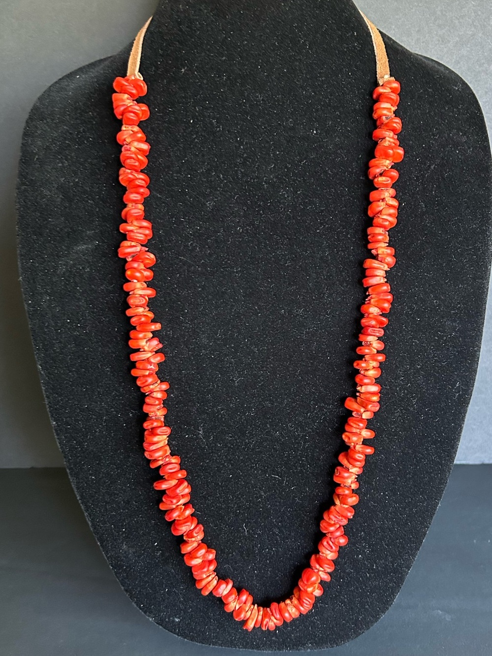 Red Corn Kernel Leather Strap Necklace - Vintage Women’s Jewelry (5)